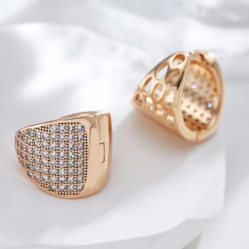 ◾️Rose Gold Plated Paved Shiny Natural Zircon Hoop Earrings